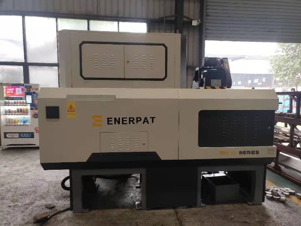 上海某精密軸承公司定制金屬屑壓餅機(jī)案例