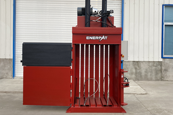 云南某卷煙廠定制廢紙箱打包機(jī)案例