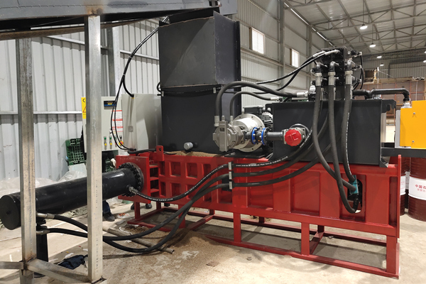 福建某菌業(yè)公司定制秸稈套袋機(jī)案例