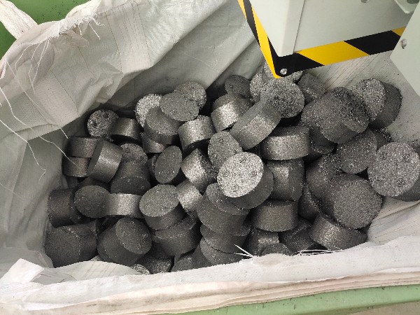 浙江某模具機(jī)械公司定制鐵屑?jí)猴灆C(jī)案例分享 浙江某模具機(jī)械公司定制鐵屑?jí)猴灆C(jī)案例分享