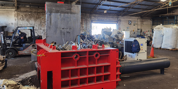 體積壓縮4倍 碳排降40%：恩派特鋁合金壓塊機(jī)開啟鋁循環(huán)經(jīng)濟(jì)新范式