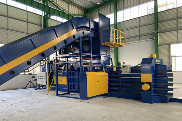 常州某固廢處置公司定制工業(yè)垃圾打包機案例