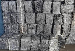 廢鐵絲壓塊機(jī)