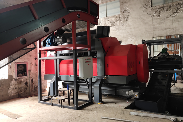 杭州某固廢處理公司定制易拉罐包塊破碎設(shè)備案例