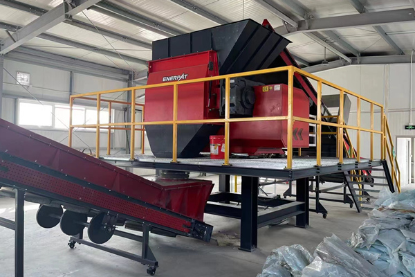 巴斯夫化工定制廢塑料破碎處理設(shè)備案例