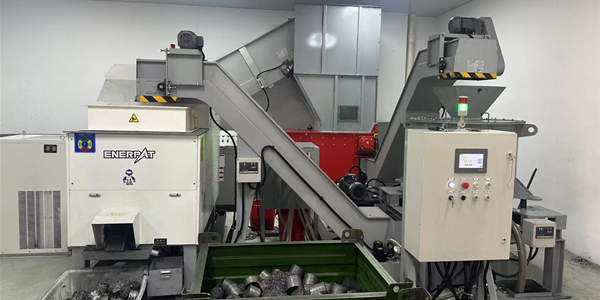 高密度不銹鋼屑?jí)簤K機(jī)：廢料增值300%的智能壓縮解決方案