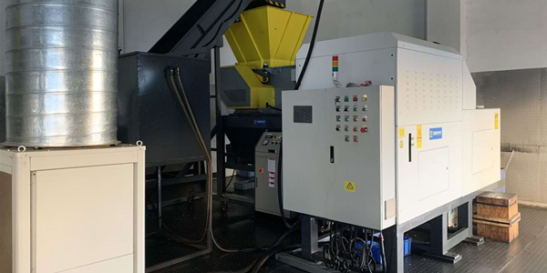 恩派特鈦合金屑壓餅機——以技術(shù)精度定義鈦合金回收新標準