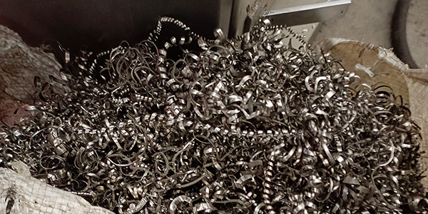 從廢棄物到寶藏資源，廢舊鐵刨花破碎機實現(xiàn)金屬屑再利用