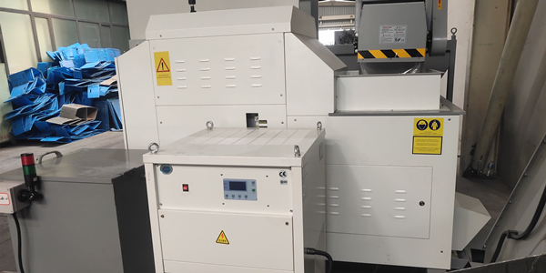 解析車床鐵屑壓塊機(jī)——實現(xiàn)廢鐵屑回收再利用的工業(yè)裝備